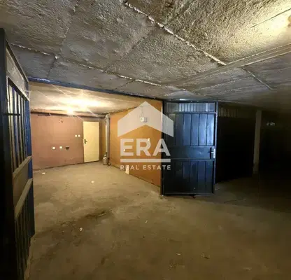 Photo 2 — Garage in Ruse, Centyr