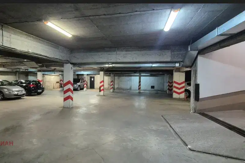 Garage in Ruse, Centyr