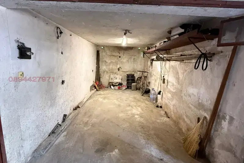 Garage/Parking in Shumen, Centyr