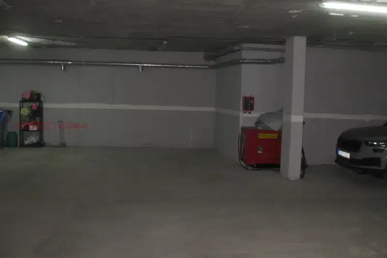 Garage/Parking in Sofiya, Centyr