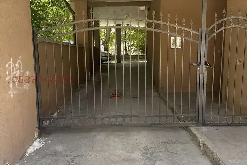 Гараж/Паркомясто в София, Център