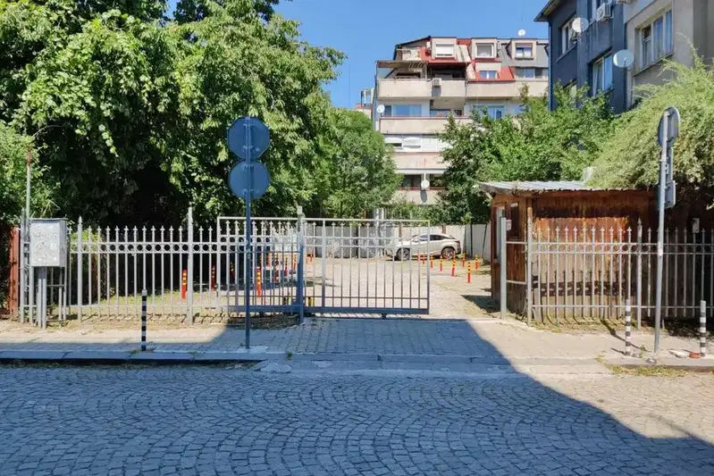 Гараж/Паркомясто в София, Център