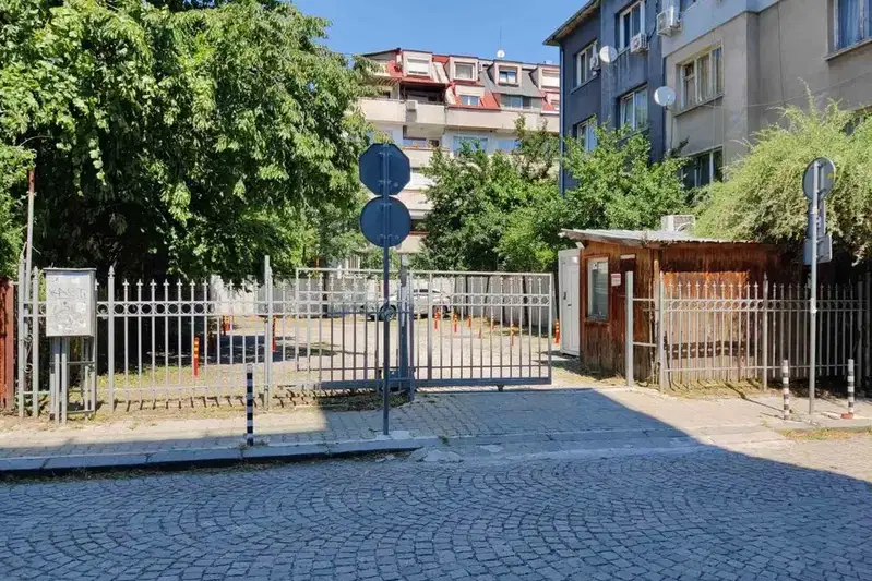 Гараж/Паркомясто в София, Център