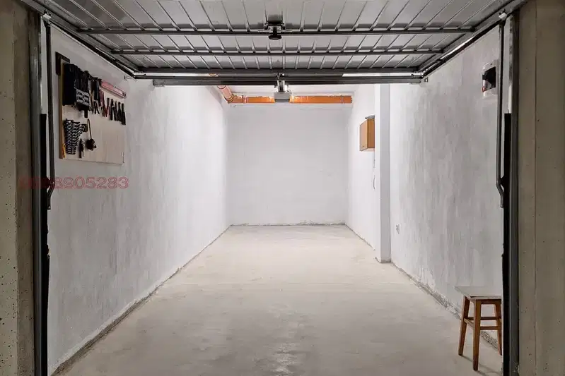 Garage/Parking in Sofiya, Dyrvenica