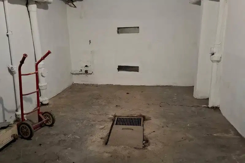 Garage in Sofia, Iztok