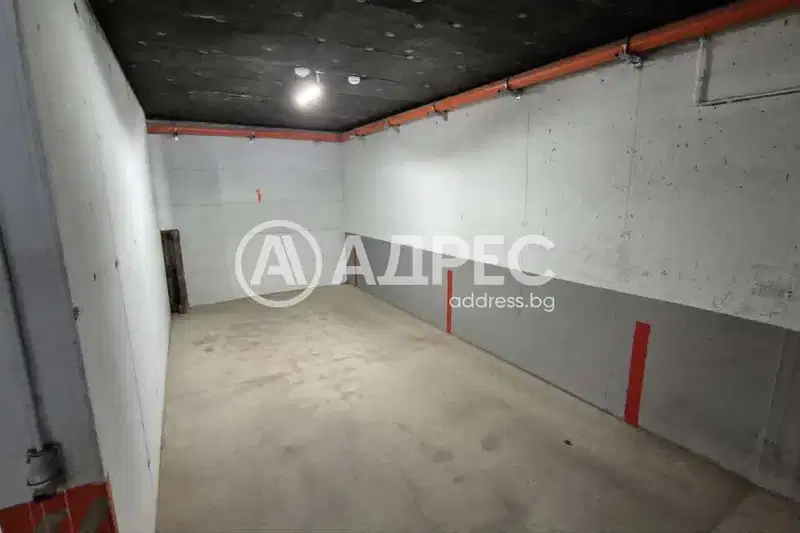 Гараж/Паркомясто в София, Кръстова вада