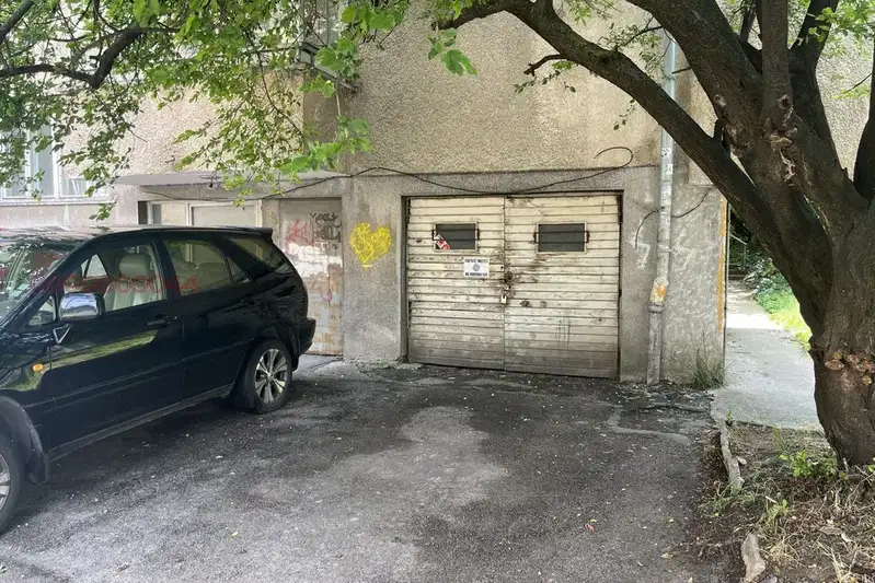 Garage in Sofia, Lozenec