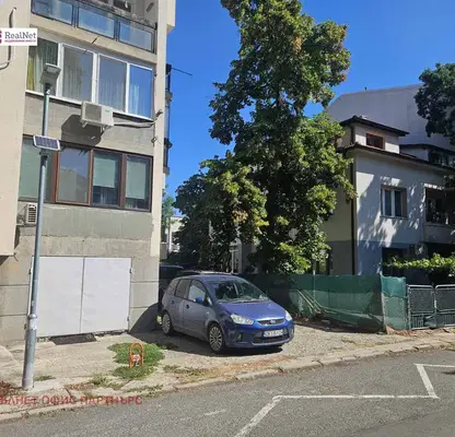 Photo 2 — Garage in Sofia, Lozenec