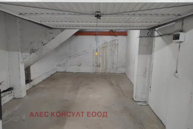 Гараж в София, Манастирски ливади