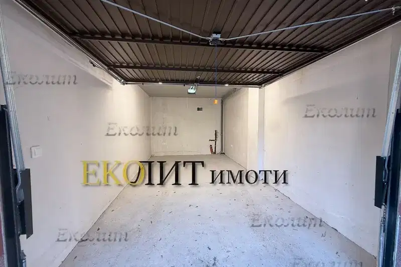 Гараж/Паркомясто в София, Павлово