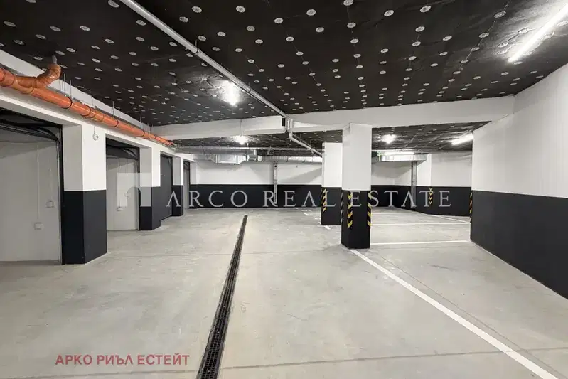 Garage in Sofia, Slatina