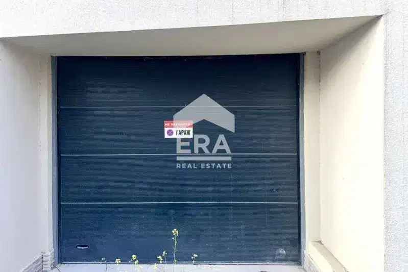Garage in Varna, Briz