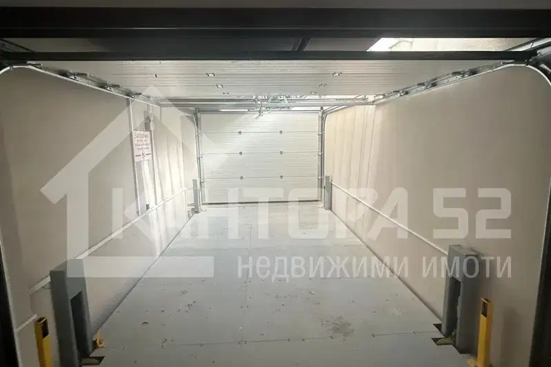 Гараж във Варна, Център