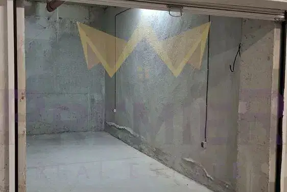 Garage in Varna, Grand Mol