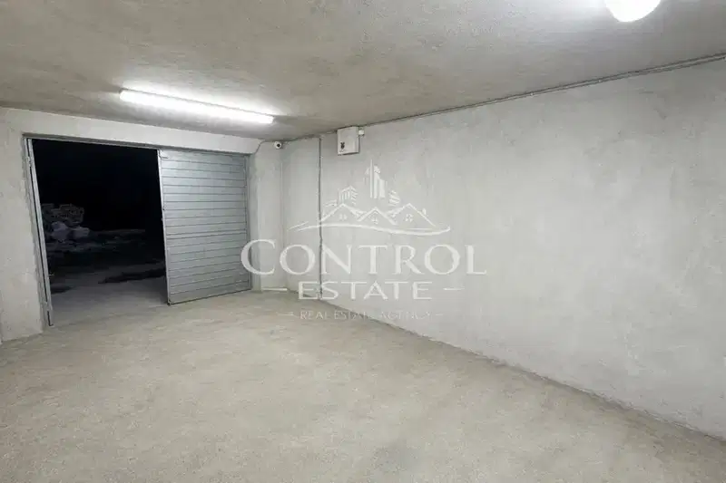 Garage in Veliko Tyrnovo, Buzludja