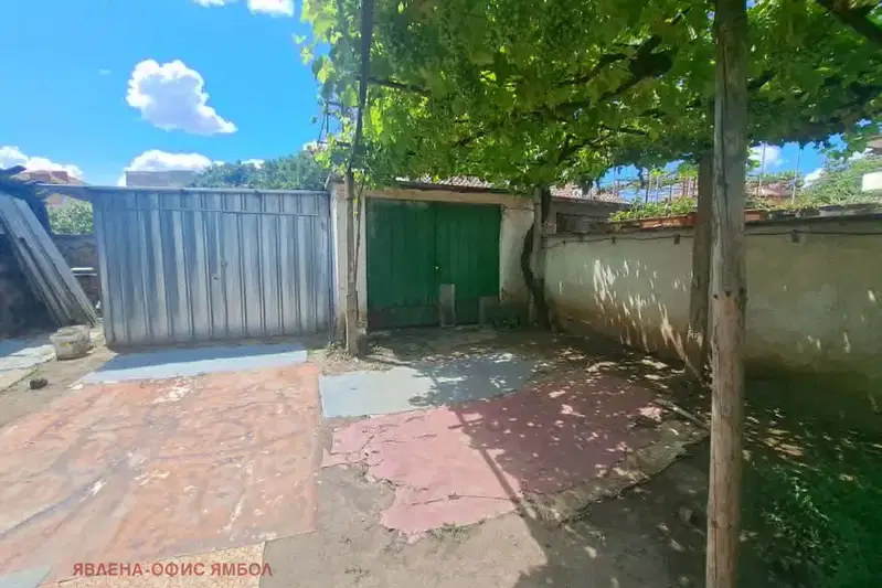 Garage in Yambol, Kargon