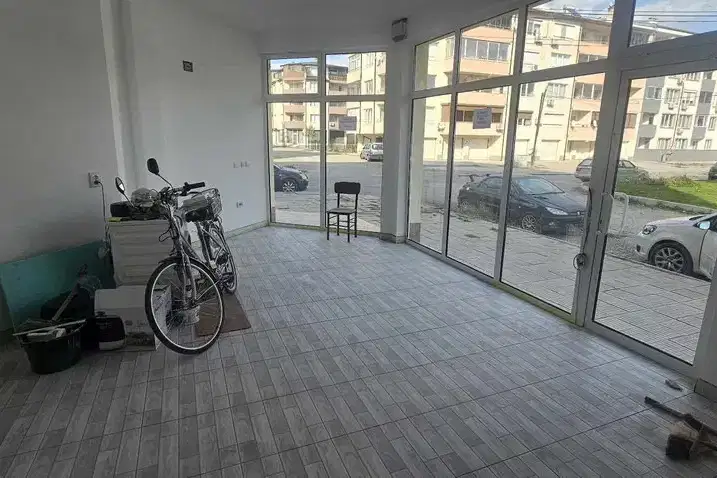 Shop in Kyrdjali, Vyzrojdenci