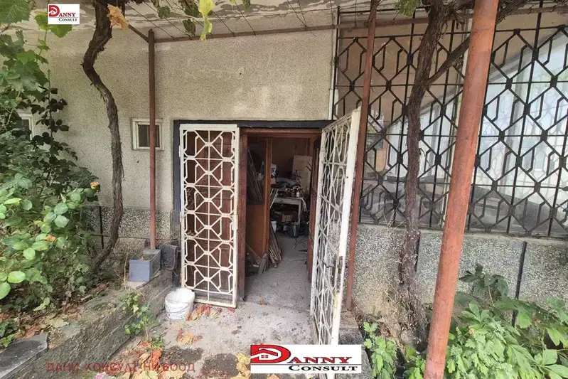 Shop in Veliko Tyrnovo, Lyaskovec