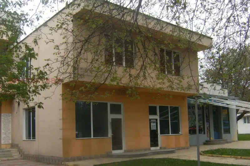 Shop in Pernik, Iztok