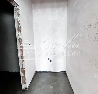 Photo 5 — Shop in Tyrgovishte, Centyr