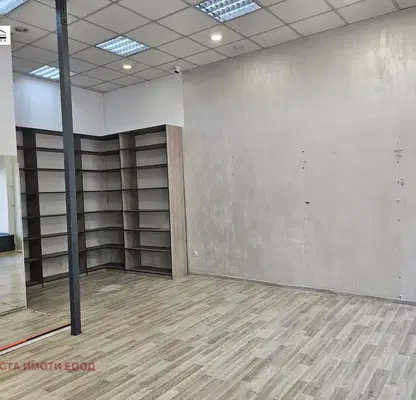 Снимка 5 — Магазин във Варна, Център