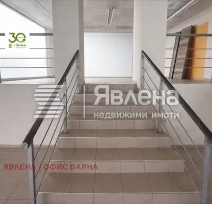 Снимка 2 — Магазин във Варна, ВИНС-Червен площад