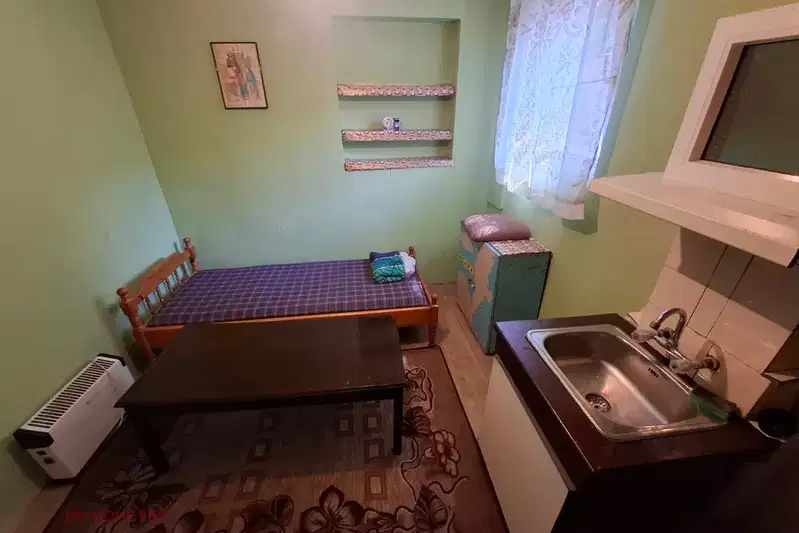 Стая в София, Надежда 2