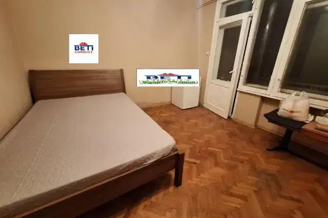 Стая в София, Оборище