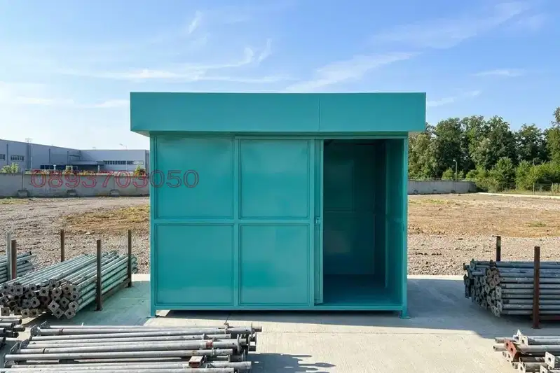 Warehouse in Gabrovo, Mladost
