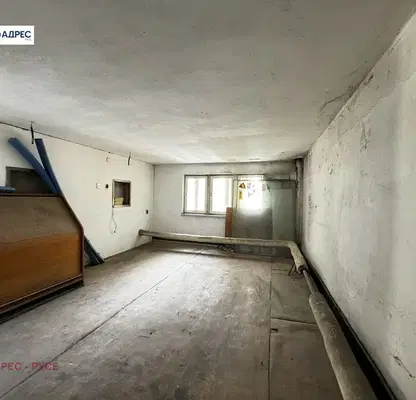 Photo 2 — Warehouse in Ruse, Centyr