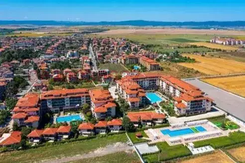 Двустаен апартамент в Ахелой с басейн и охрана