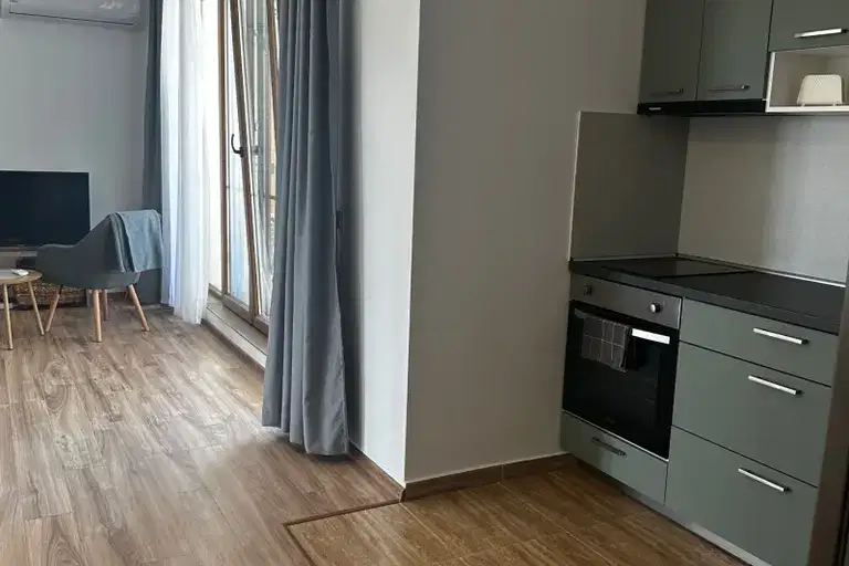 Three-room apartment with terrace and view in Aheloy, Vinyards Panorama