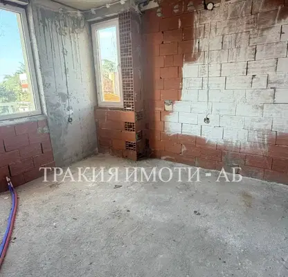 Снимка 5 — Двустаен апартамент в центъра на Асеновград с две тераси