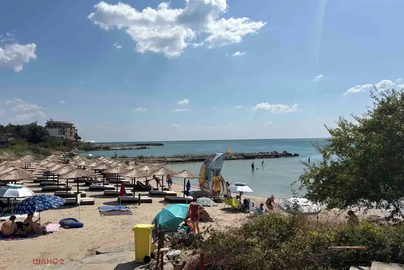 Two-room apartment with veranda on the first sea line in Balchik