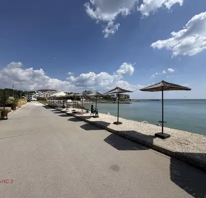 Photo 3 — Two-room apartment with veranda on the first sea line in Balchik
