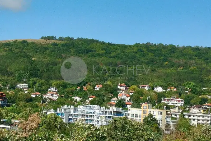 Three-room apartment with sea view in Balchik