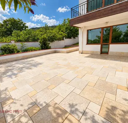 Photo 2 — Three-room apartment with yard and pool in Balchik