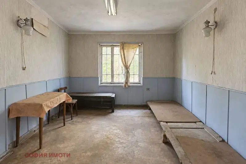 Two-room apartment with yard in the center of Bankya