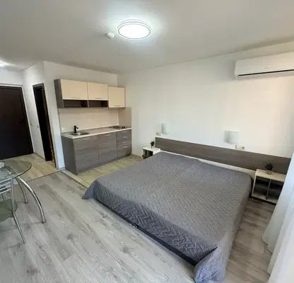 Photo 4 — Studio apartment in Bansko with south-facing balcony and view