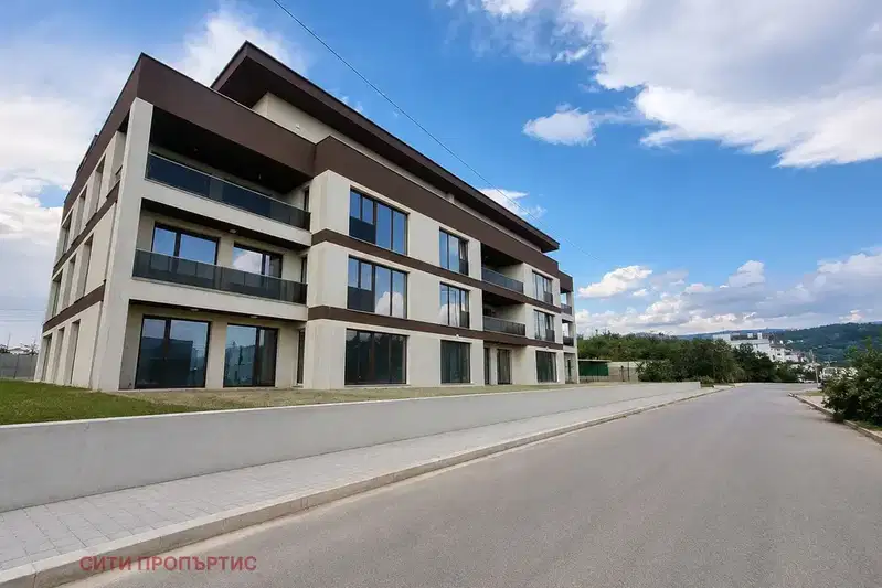 3-bedroom apartment in Blagoevgrad, Balarbashi