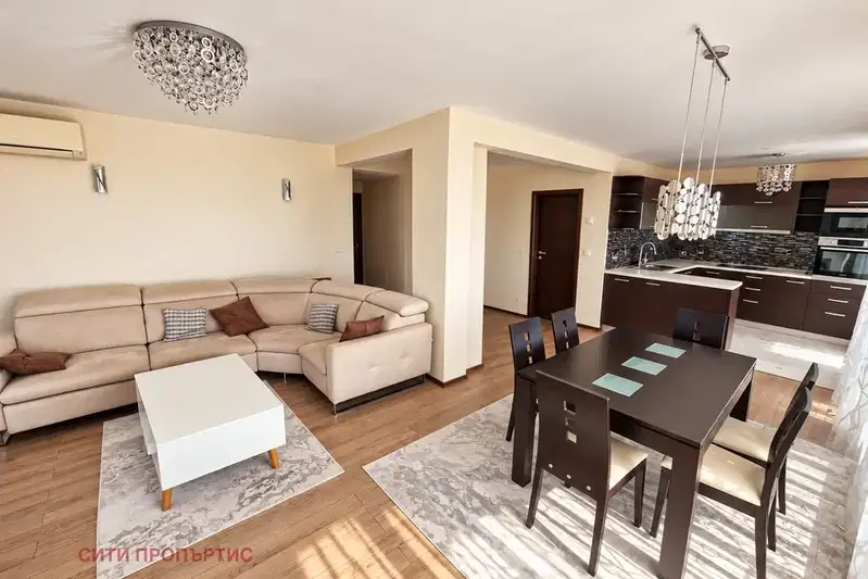 Spacious 4-room apartment in Balarbashi, Blagoevgrad with terrace