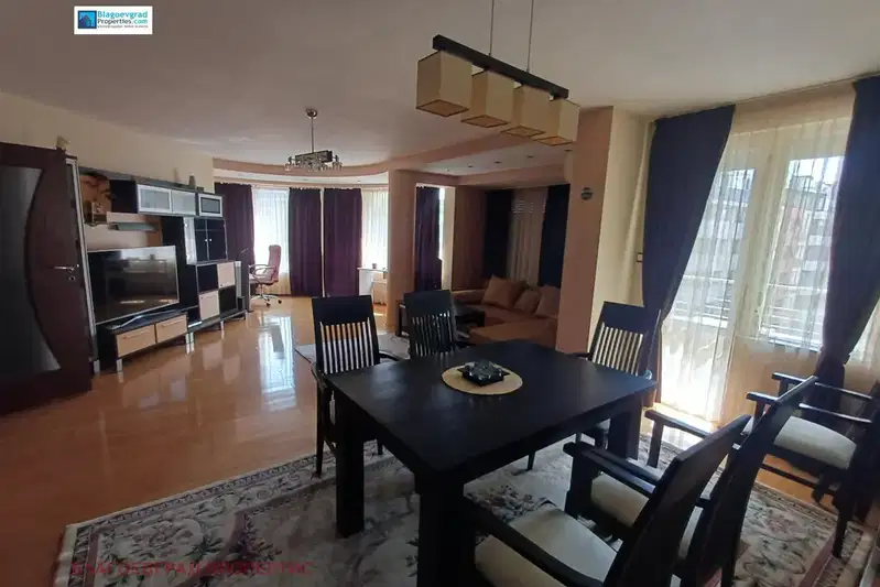 3-bedroom apartment in Blagoevgrad, Idealen Centyr
