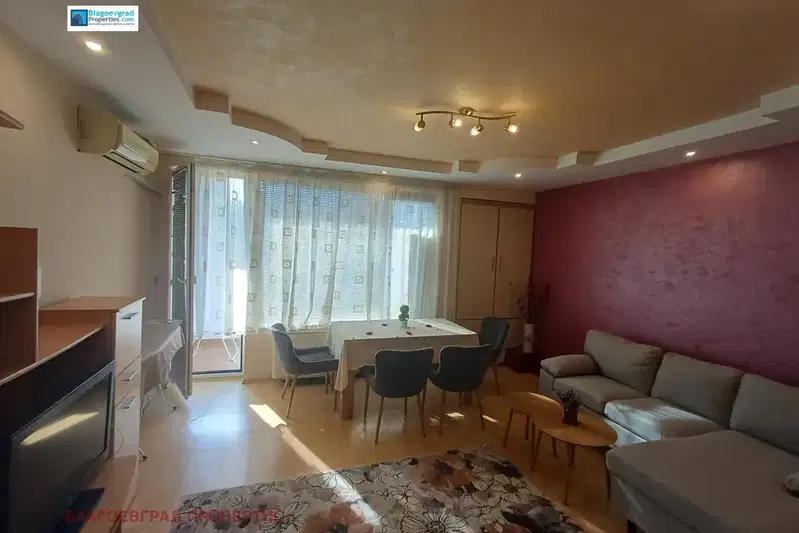 Spacious 3-room apartment in Shirok Tsentar, Blagoevgrad with terrace