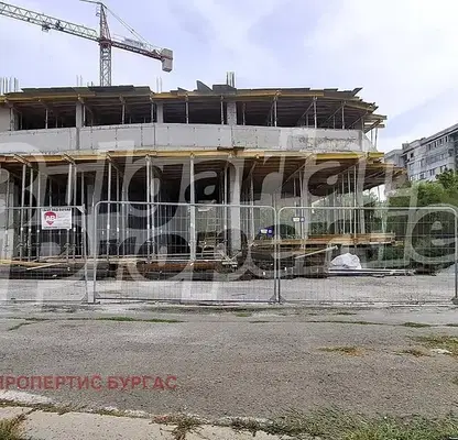 Снимка 2 — Тристаен апартамент в Братя Миладинови с панорамна тераса