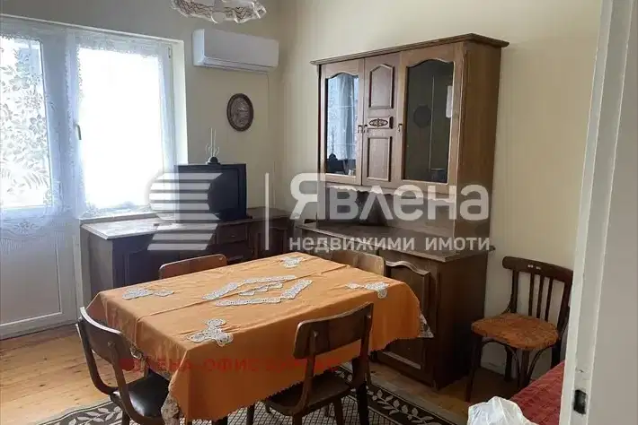 3-bedroom apartment in Burgas, Centyr