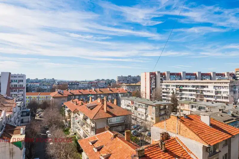 4-bedroom apartment in Burgas, Centyr