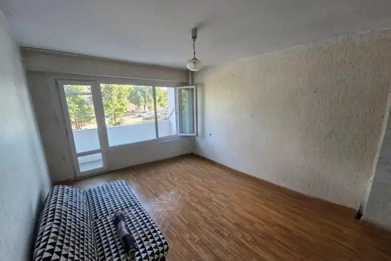One-room apartment in Izgrev, Burgas with elevator