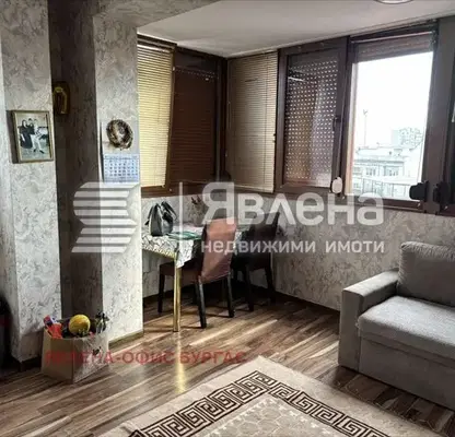 Снимка 2 — Двустаен апартамент в Изгрев, Бургас с голяма тераса