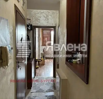 Снимка 4 — Двустаен апартамент в Изгрев, Бургас с голяма тераса