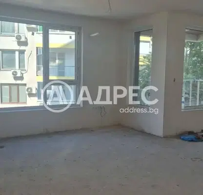 Снимка 2 — Тристаен апартамент в Изгрев, Бургас с три тераси